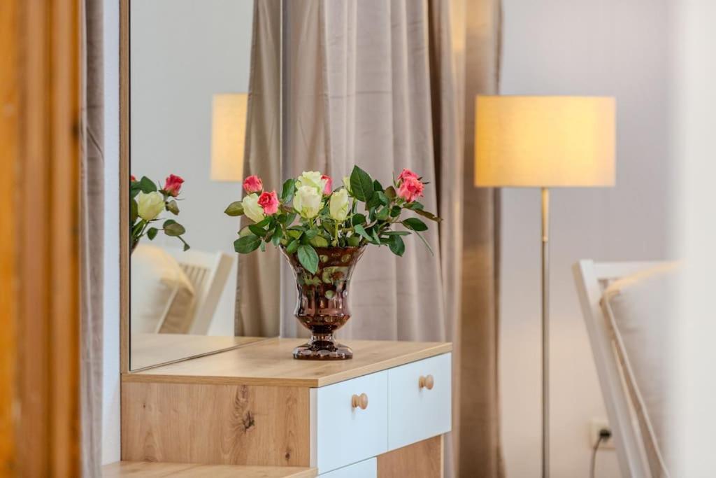 Appartamento Gb4 By Rentable Braşov Esterno foto