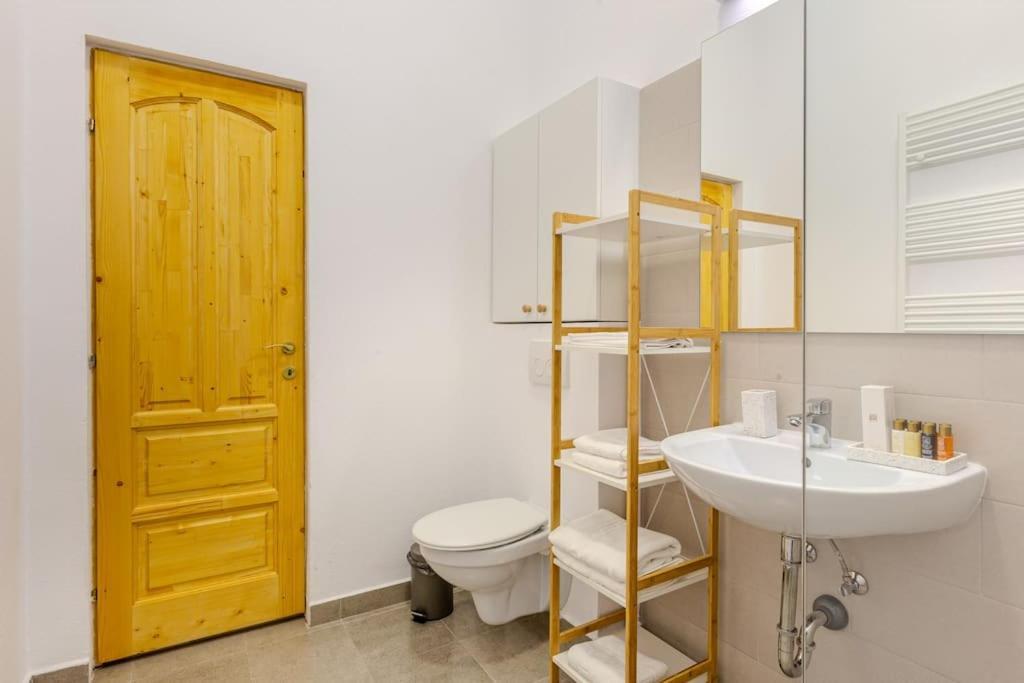 Appartamento Gb4 By Rentable Braşov Esterno foto