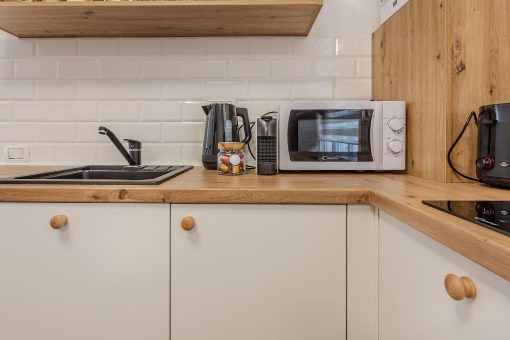 Appartamento Gb4 By Rentable Braşov Esterno foto