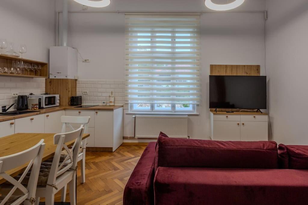Appartamento Gb4 By Rentable Braşov Esterno foto
